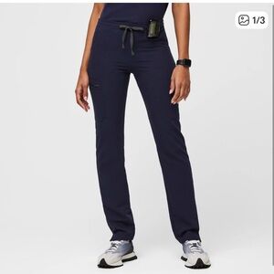 Women's Figs Yola scrub pants